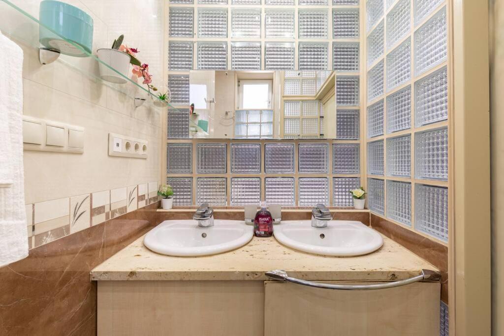 Stylish Central Budapest Apartment מראה חיצוני תמונה