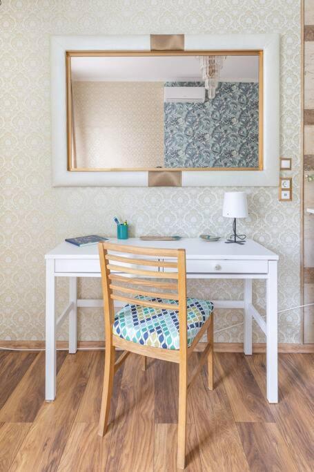 Stylish Central Budapest Apartment מראה חיצוני תמונה