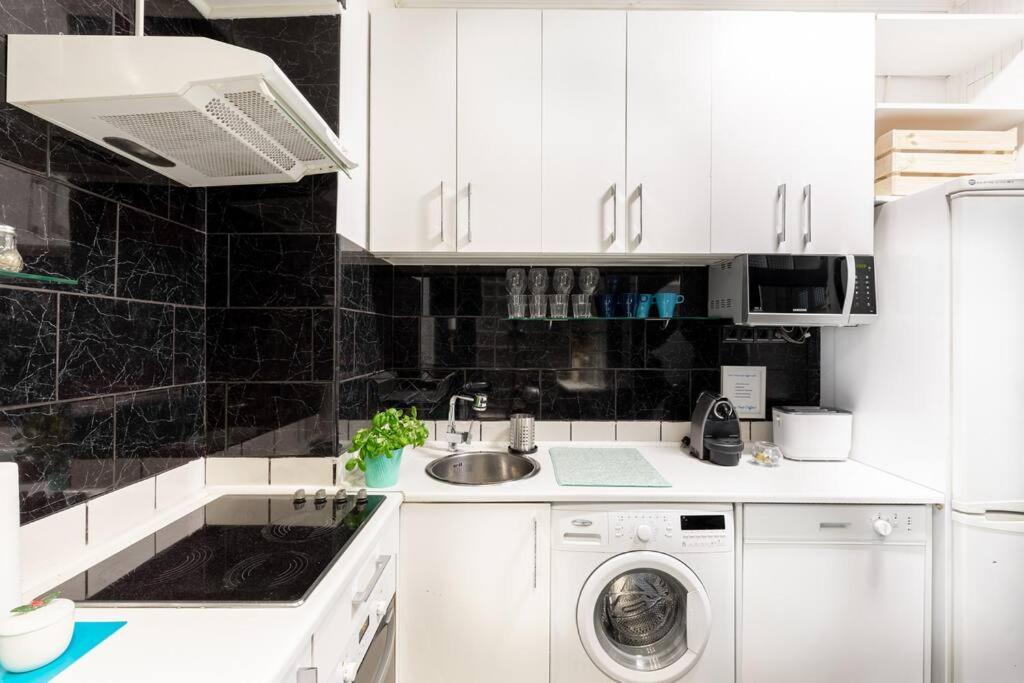 Stylish Central Budapest Apartment מראה חיצוני תמונה