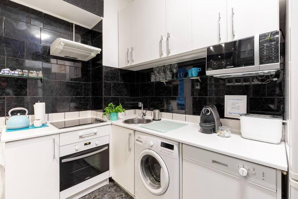Stylish Central Budapest Apartment מראה חיצוני תמונה